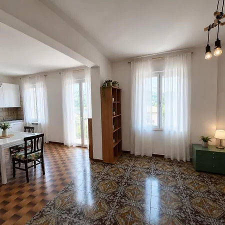 Agata Agnese Homes Lägenhet